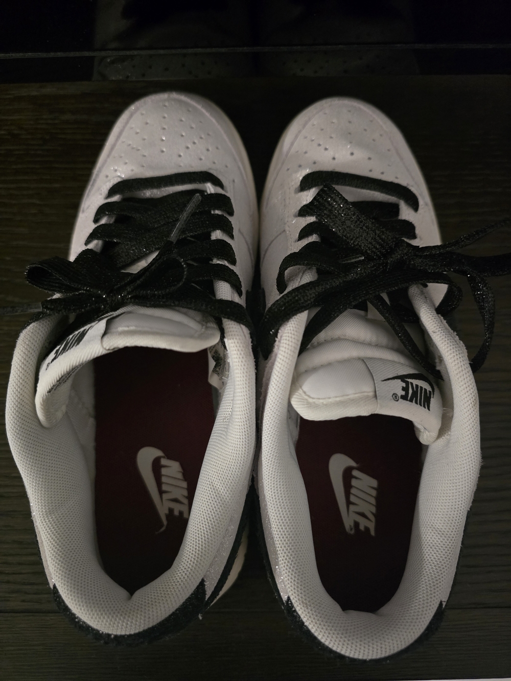 Nike Iridescent Low-Top Sneakers with Black Swoosh - Picture 8 of 9